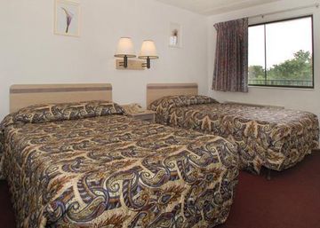 Days Inn & Suites By Wyndham Indianapolis Airport East Dış mekan fotoğraf