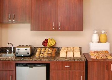 Days Inn & Suites By Wyndham Indianapolis Airport East Dış mekan fotoğraf